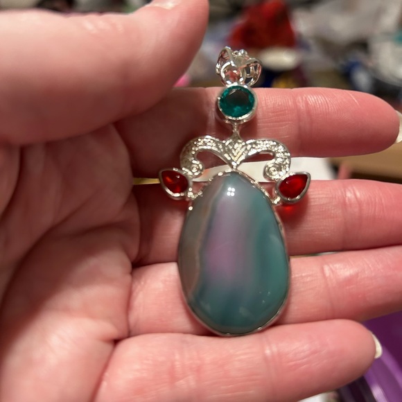 Absolutely Gorgeous Matching Necklace and Bracelet pieces by Hermosa. - Picture 6 of 16